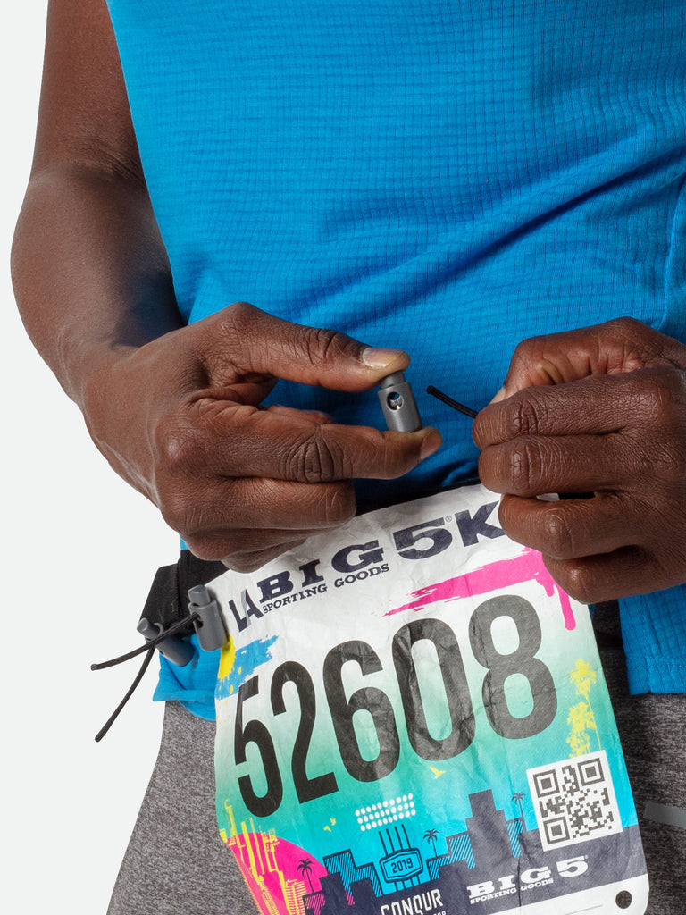 Nathan Mirage Pak Plus Adjustable Belt - Black - Runner Attaching Race Number for Marathon/5K/10K